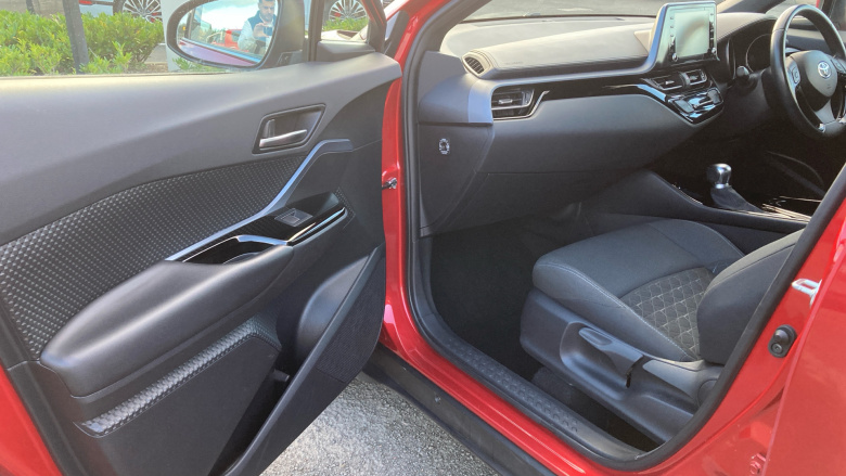 Toyota C-HR 1.8 Hybrid Design 5dr CVT Hybrid Hatchback